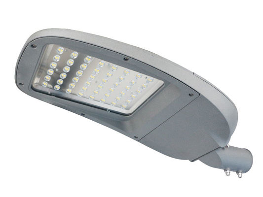 水平垂直 IP66 防水 LED ストリートライト 防風 4000K 屋外用