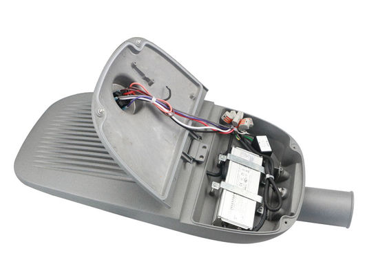 水平垂直 IP66 防水 LED ストリートライト 防風 4000K 屋外用
